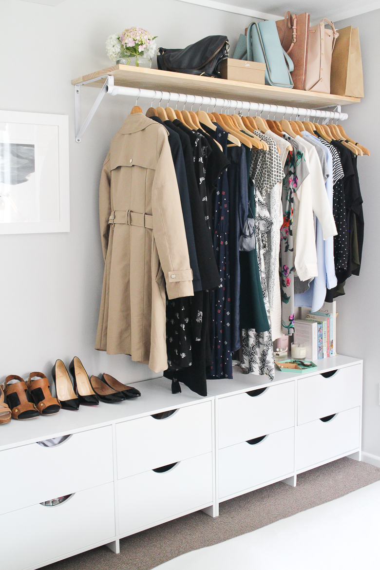 10 Astute Storage Tips for Bedroom Sets With No Closets