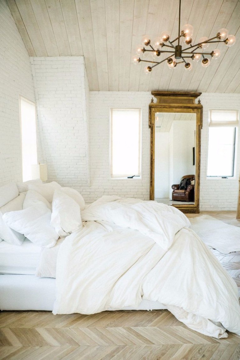 The Best White Designs For Charming Master Bedrooms