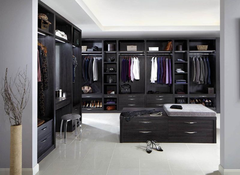 Design Inspiration: 10 Modern And Contemporary Black Walk-in Closets